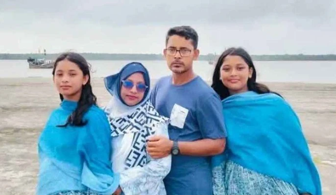 হাওর ভ্রমণ মুহূর্তেই রূপ নিল শোকে, মেয়েকে বাঁচাতে গিয়ে প্রাণ গেল বাবার